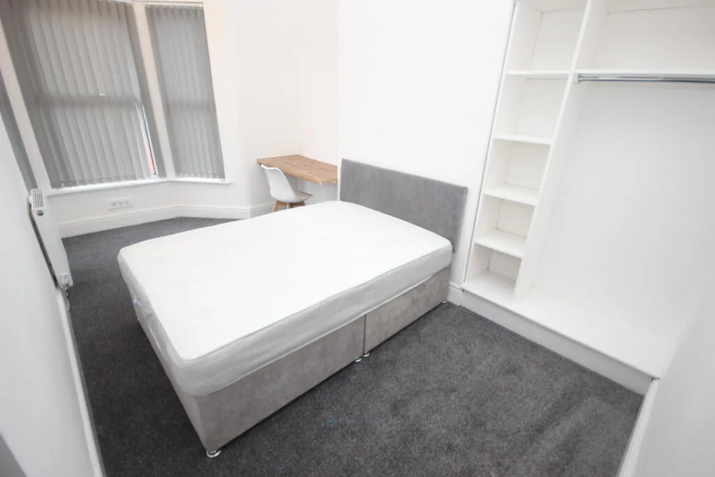 6 bedroom terraced house for rent