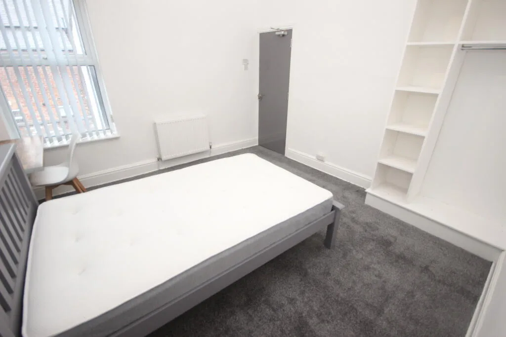 6 bedroom terraced house for rent