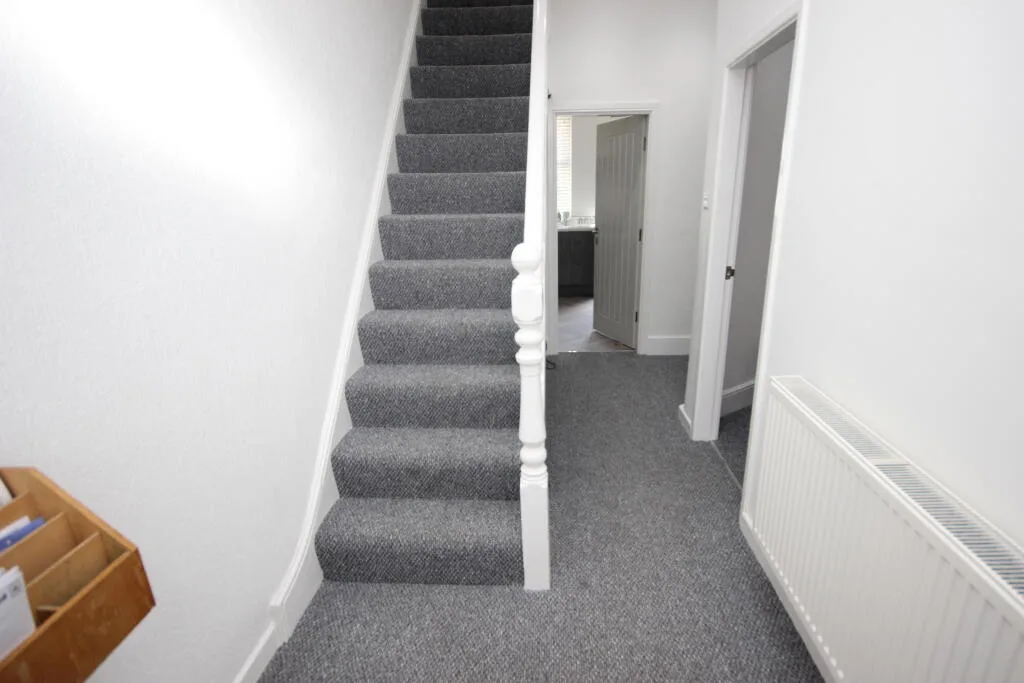 4 bedroom end of terrace house for rent