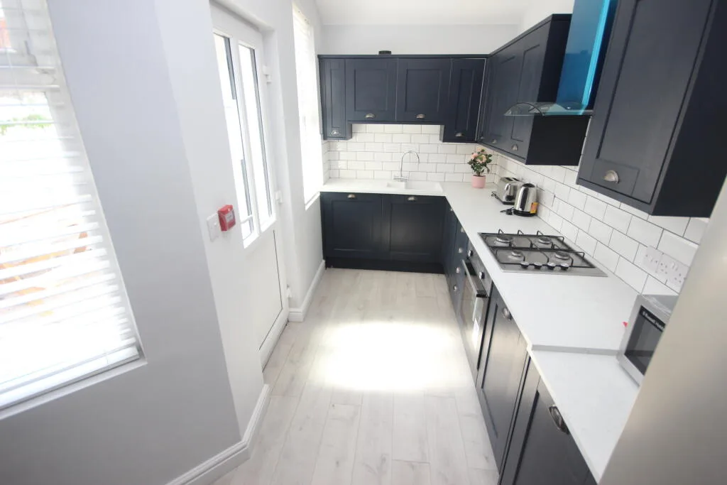 6 bedroom terraced house for rent
