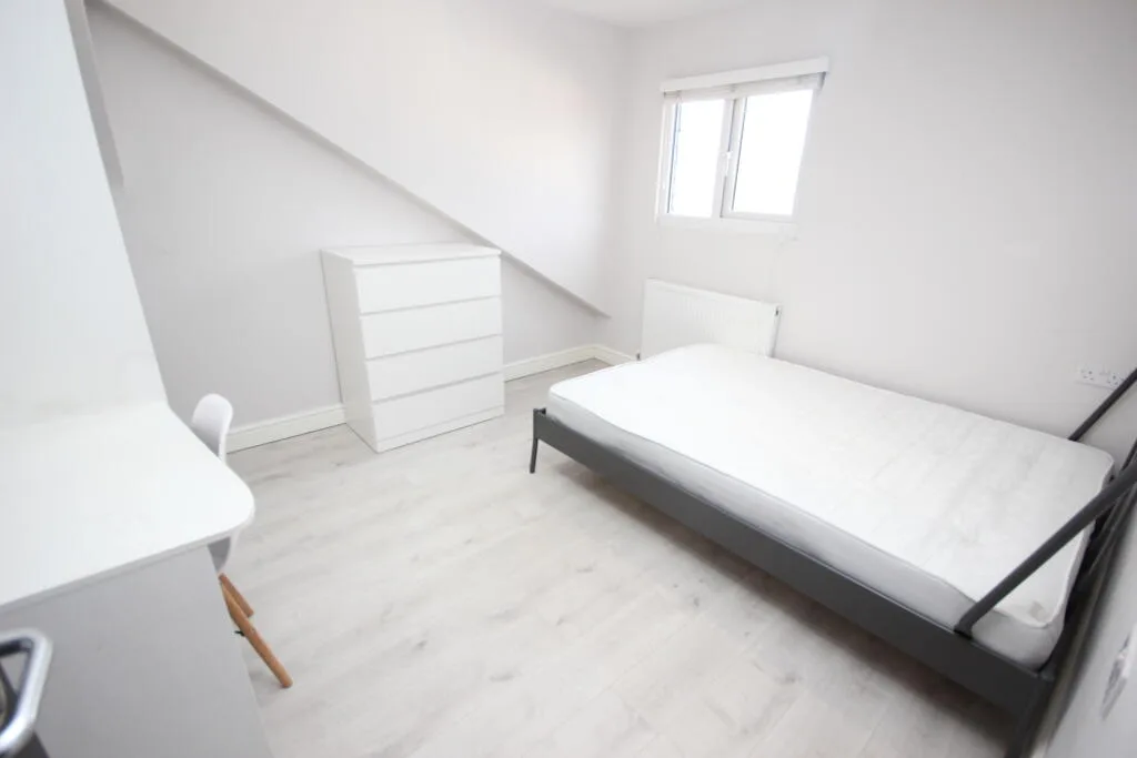6 bedroom terraced house for rent
