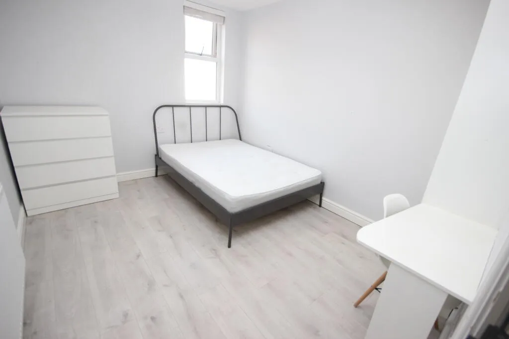 6 bedroom terraced house for rent