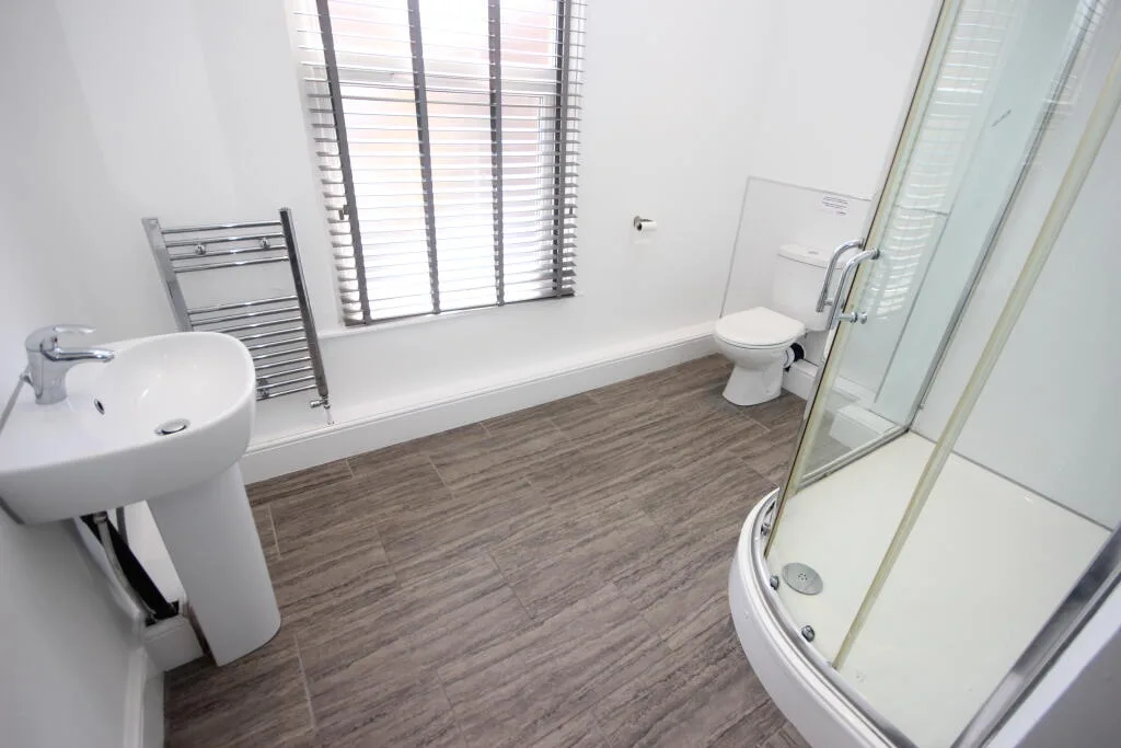 6 bedroom terraced house for rent