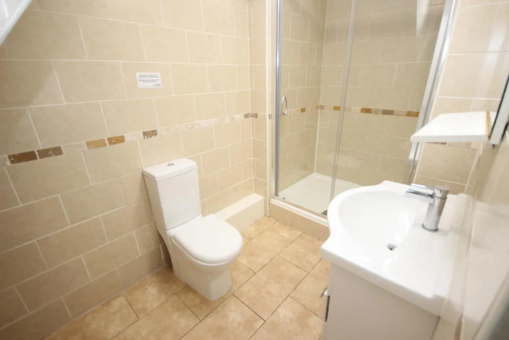 4 bedroom end of terrace house for rent