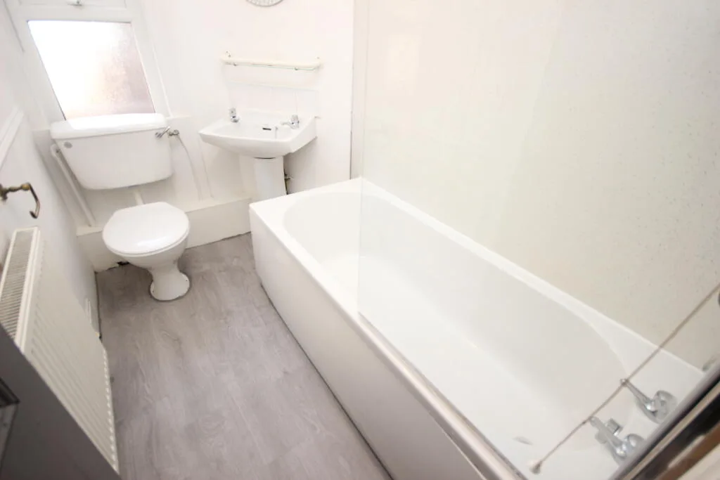 6 bedroom terraced house for rent