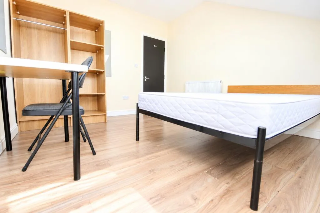 6 bedroom flat for rent