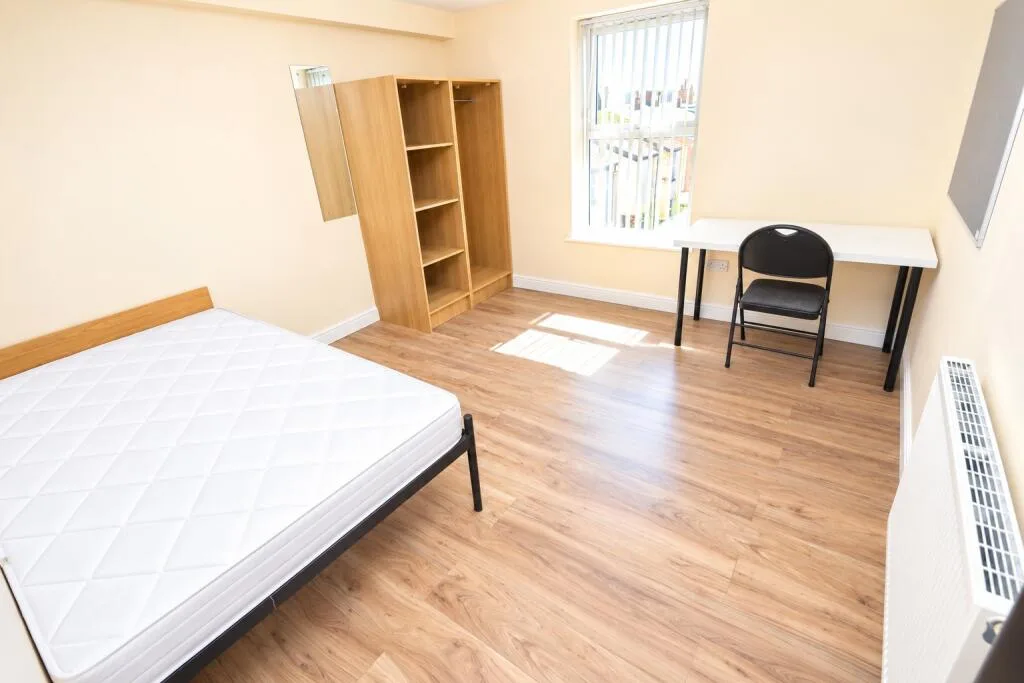 6 bedroom flat for rent