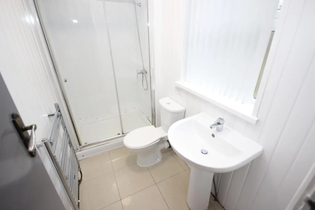 6 bedroom terraced house for rent