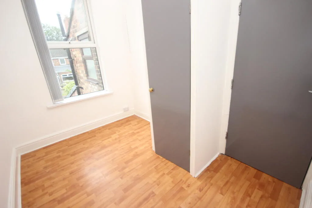 6 bedroom terraced house for rent