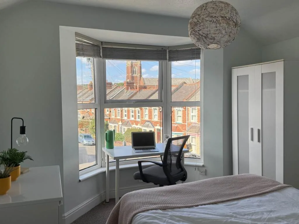 6 bedroom house for rent