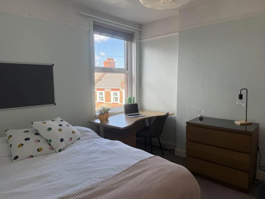 6 bedroom house for rent