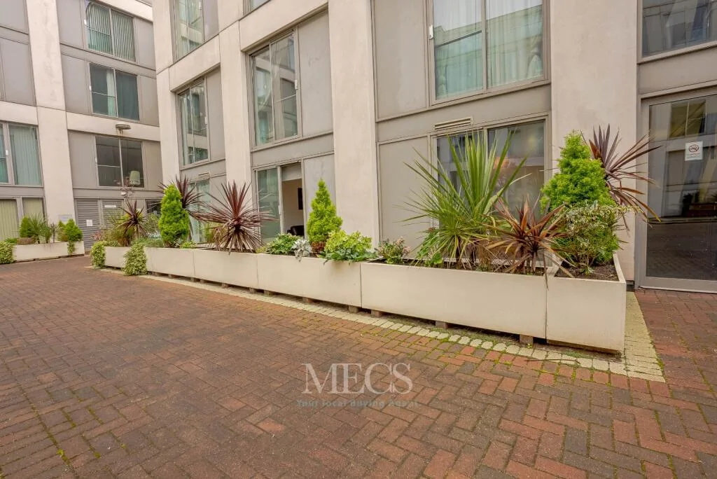 1 bedroom ground floor flat for rent