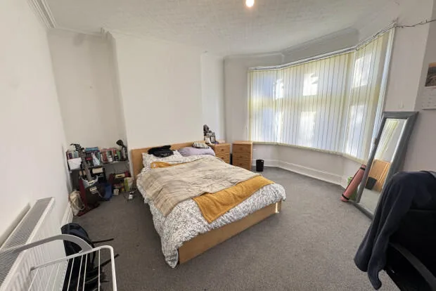 5 bedroom terraced house for rent