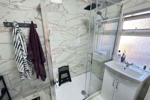 5 bedroom terraced house for rent