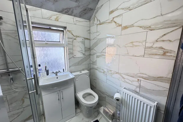 5 bedroom terraced house for rent