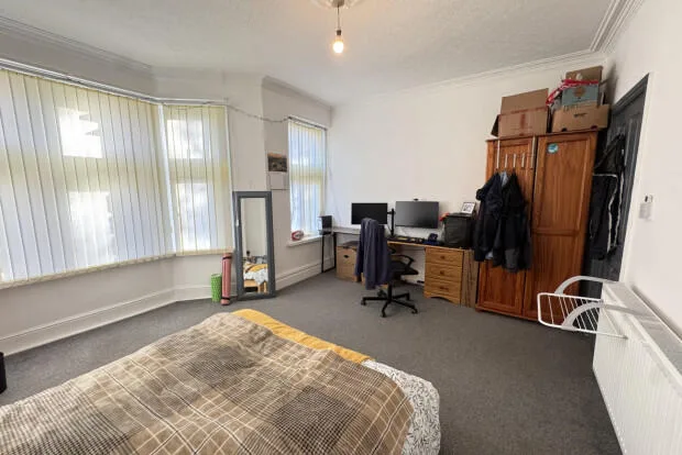 5 bedroom terraced house for rent