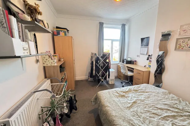 5 bedroom terraced house for rent