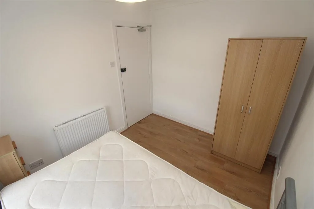 5 bedroom house for rent