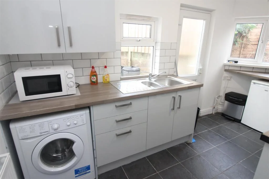 5 bedroom house for rent