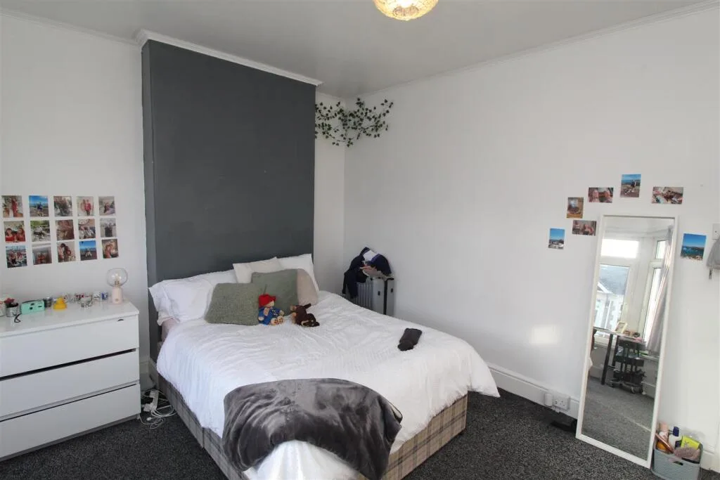 5 bedroom house for rent