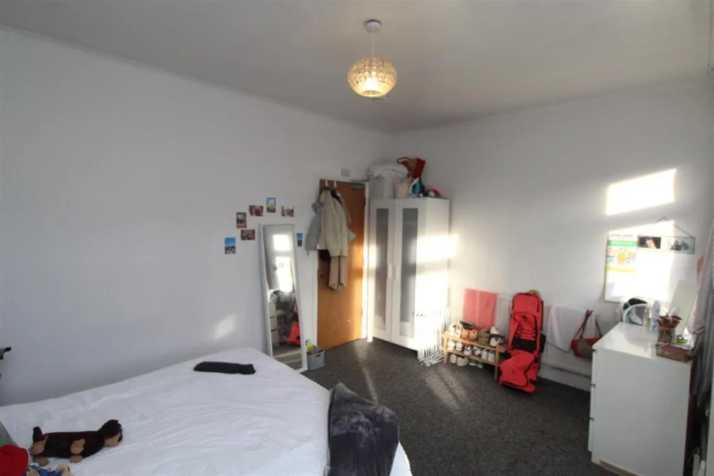 5 bedroom house for rent