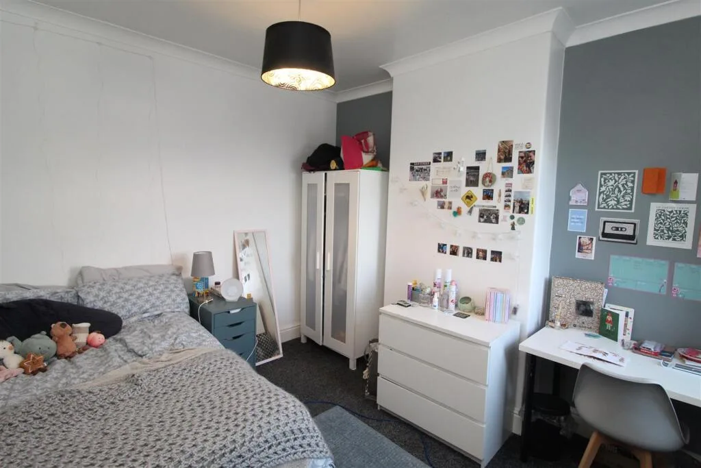 5 bedroom house for rent