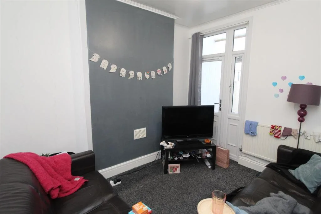 5 bedroom house for rent