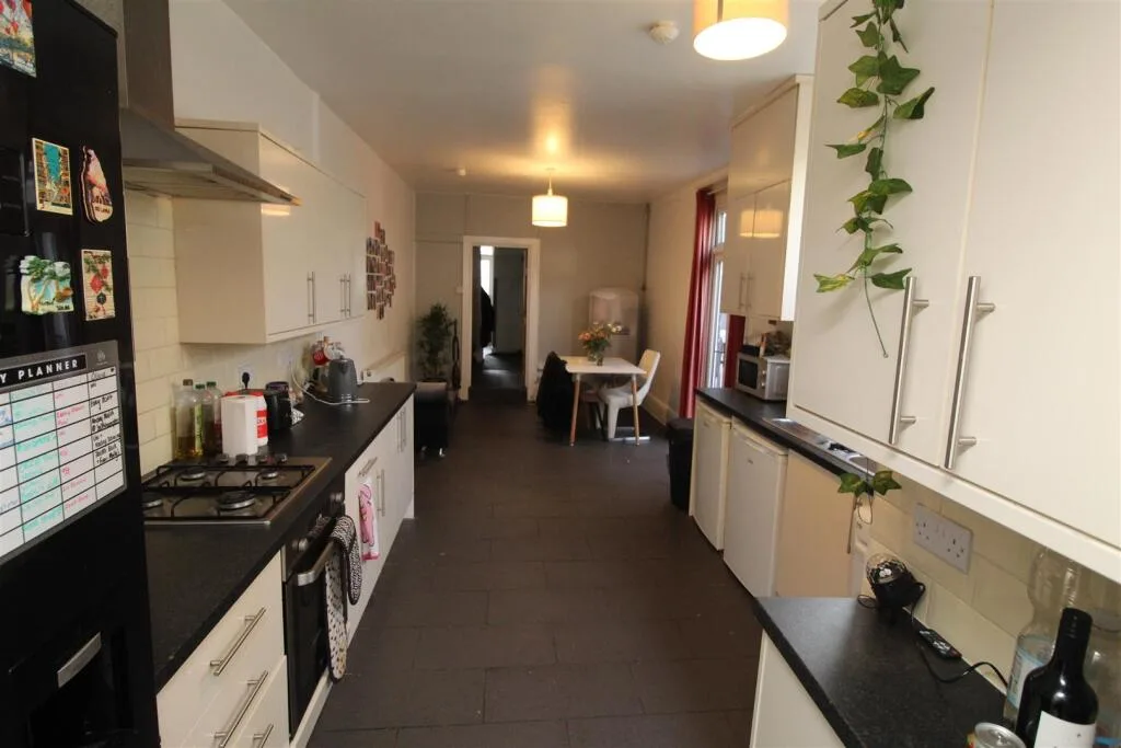 5 bedroom house for rent