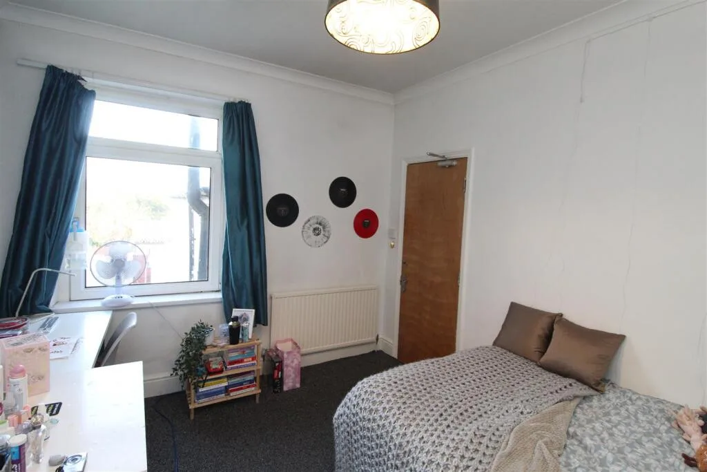 5 bedroom house for rent