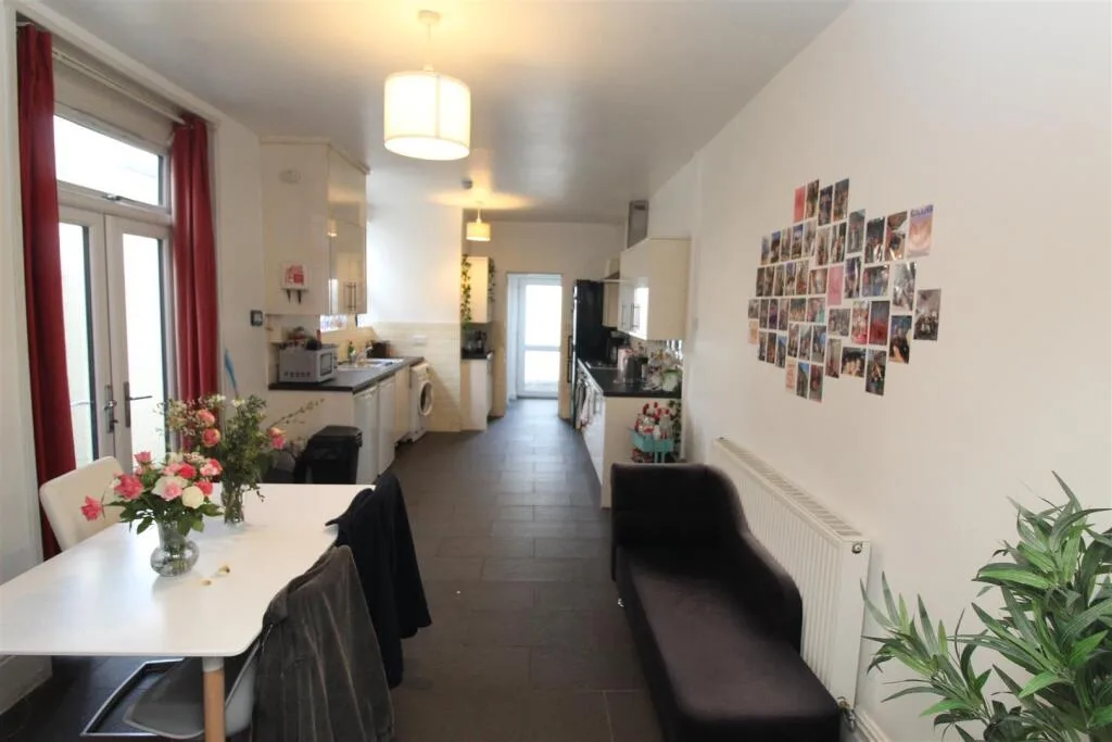 5 bedroom house for rent