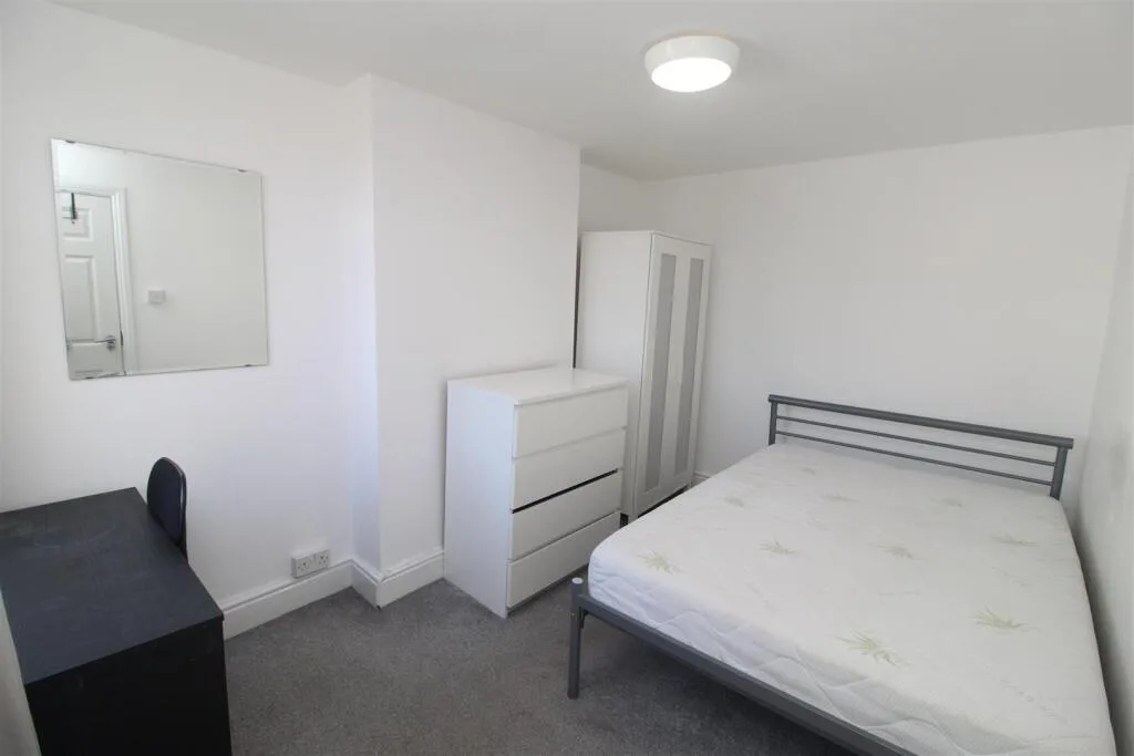 5 bedroom house for rent