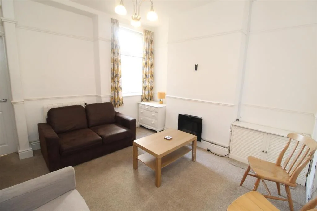 5 bedroom house for rent