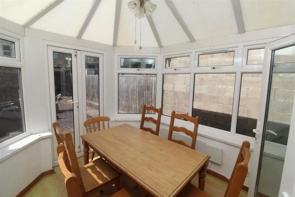 5 bedroom house for rent