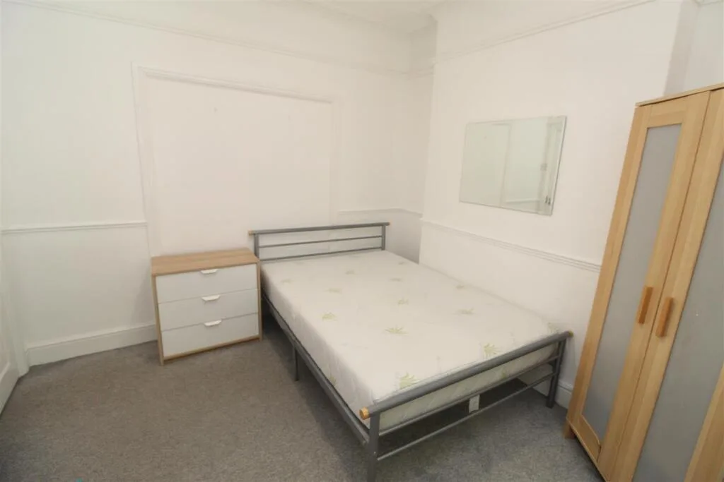 5 bedroom house for rent