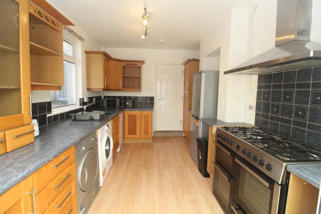 5 bedroom house for rent