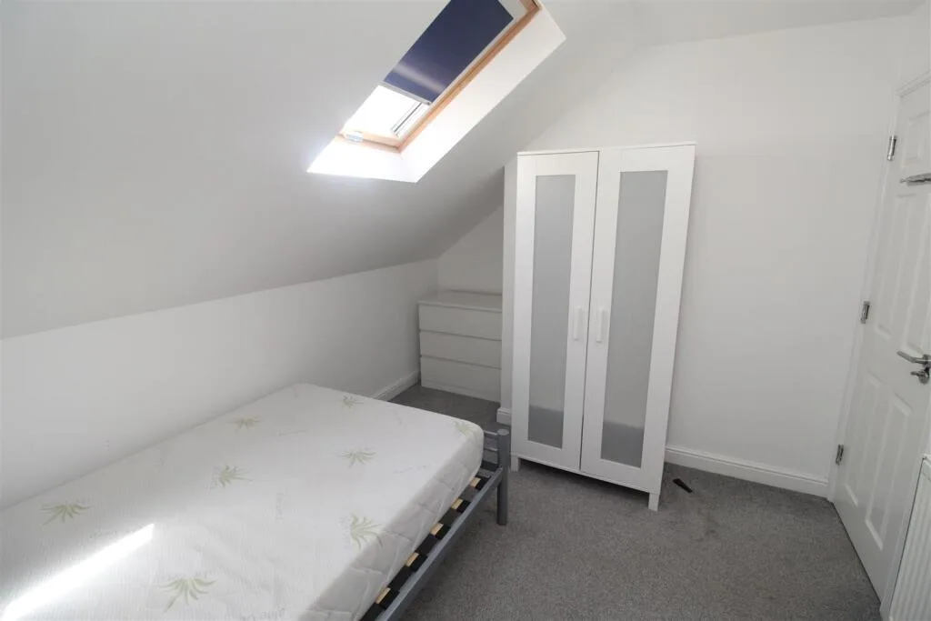 5 bedroom house for rent