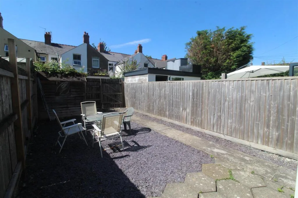 5 bedroom house for rent