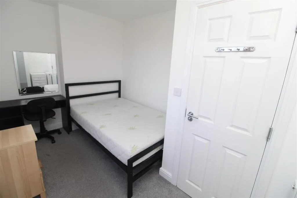 5 bedroom house for rent