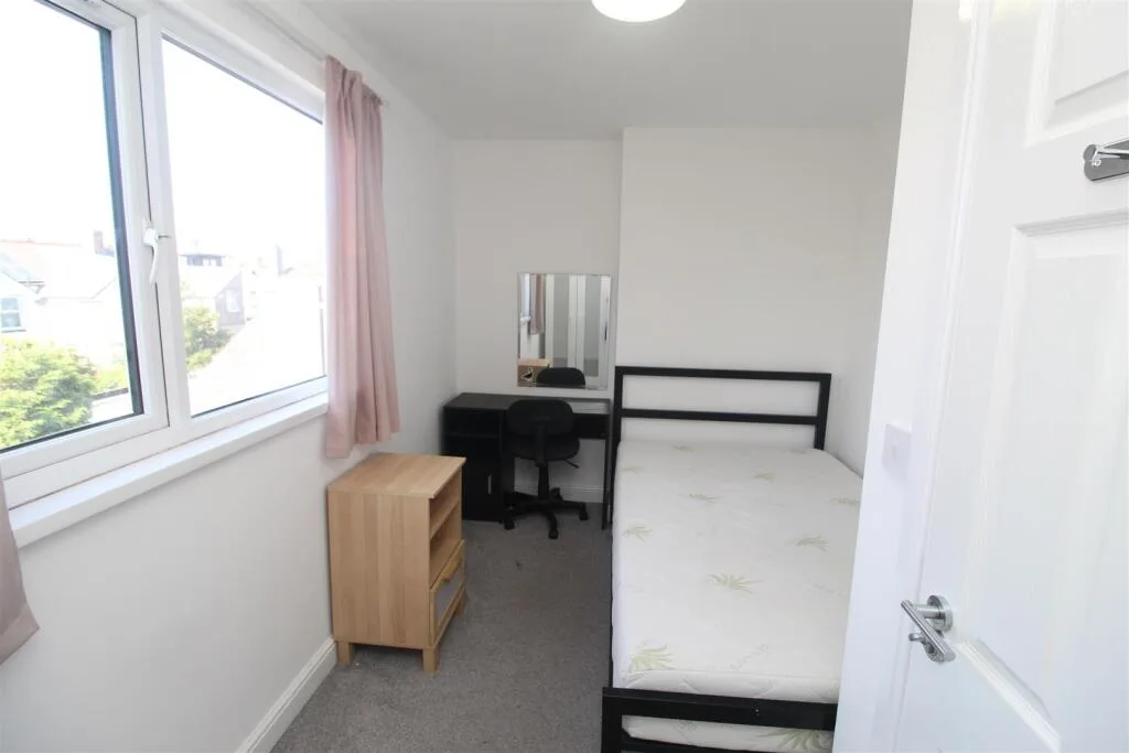 5 bedroom house for rent