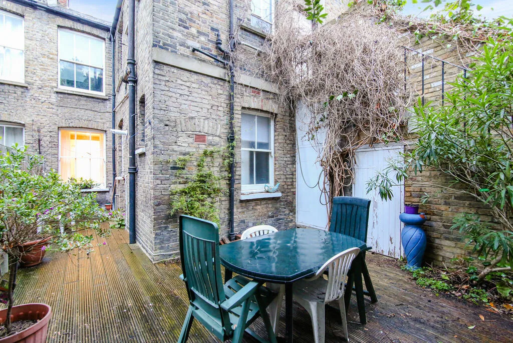 1 bedroom ground floor maisonette for rent