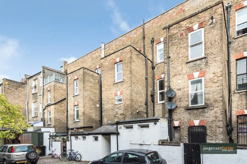 3 bedroom flat for rent