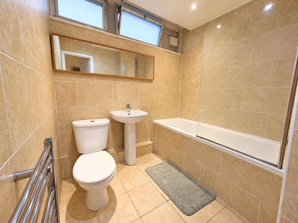 3 bedroom maisonette for rent