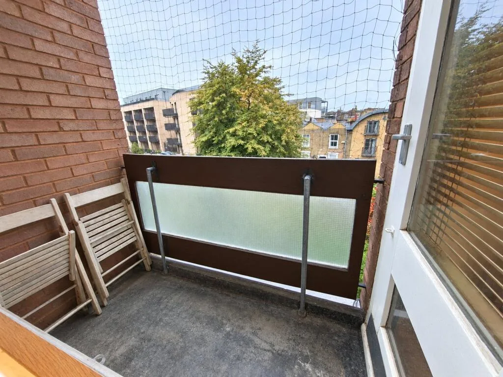3 bedroom maisonette for rent