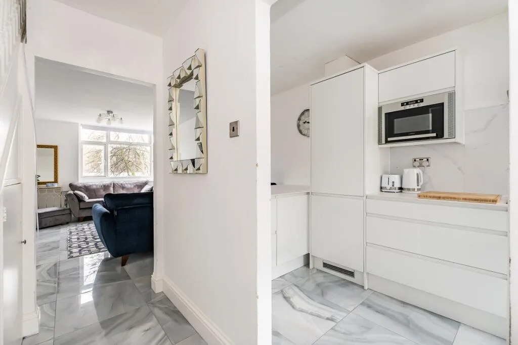2 bedroom maisonette for rent