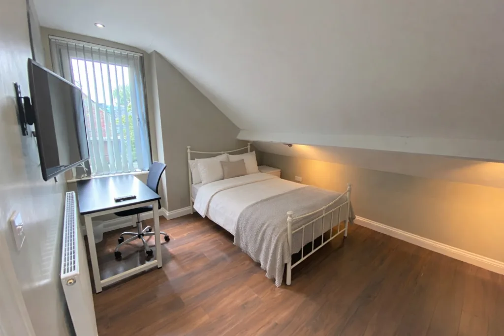 5 bedroom end of terrace house for rent