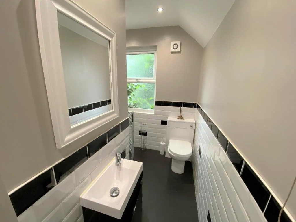 5 bedroom terraced house for rent