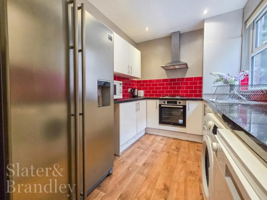 5 bedroom terraced house for rent