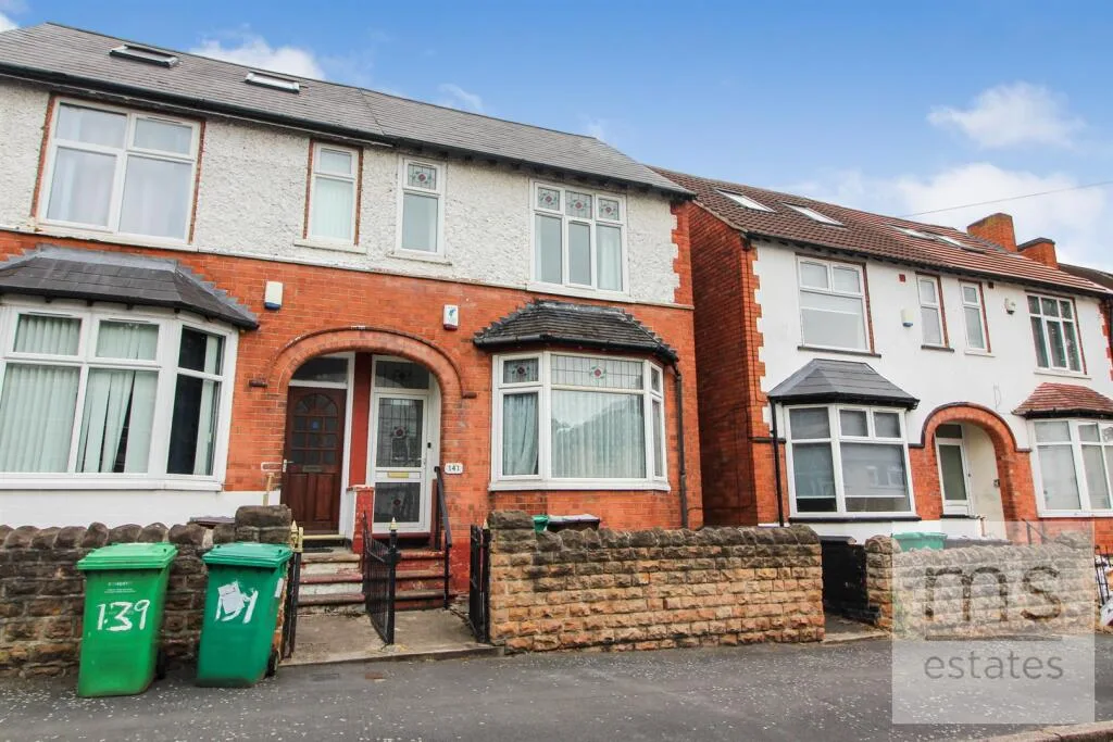 5 bedroom semi-detached house for rent