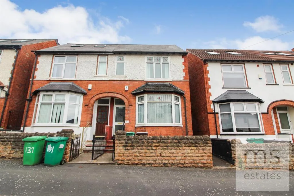 5 bedroom semi-detached house for rent