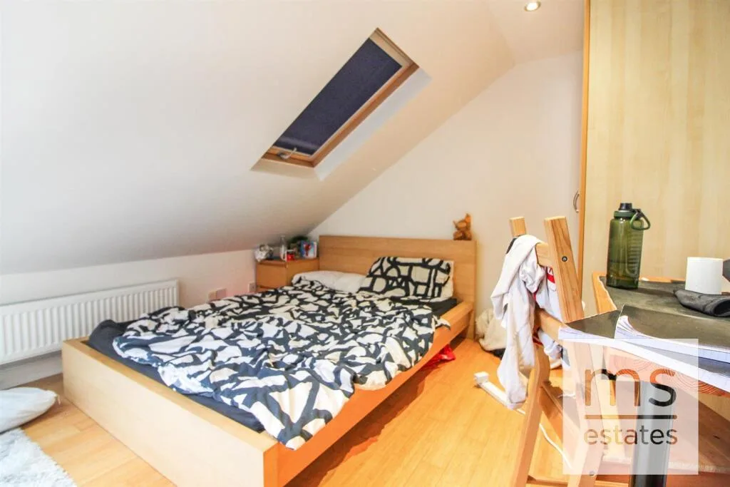 5 bedroom detached house for rent